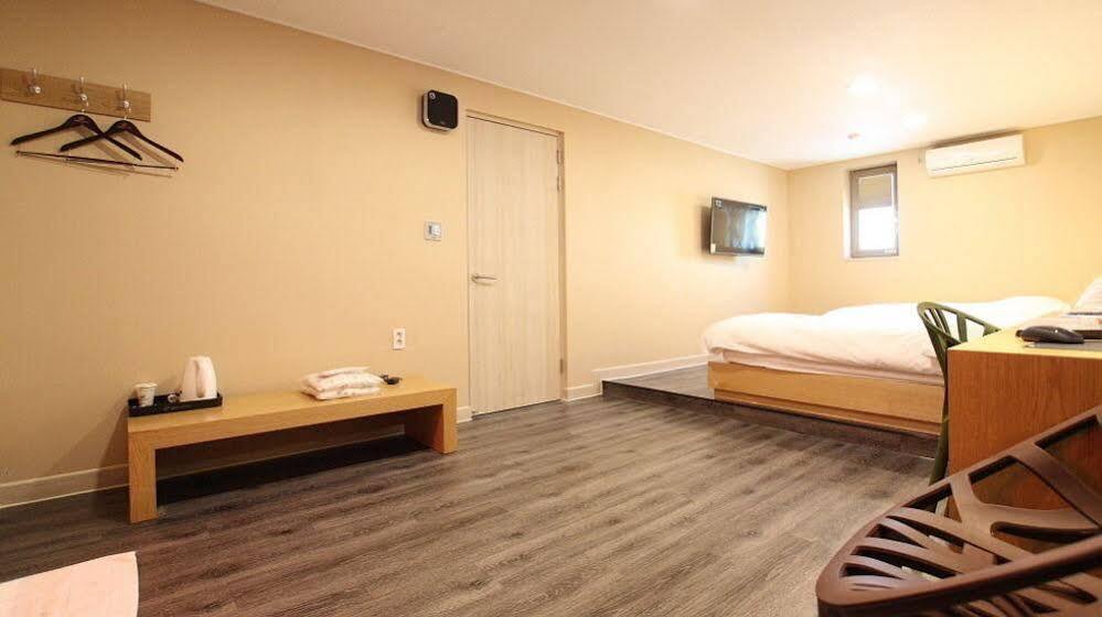 Mini Hotel 141 Gyeongju Bagian luar foto